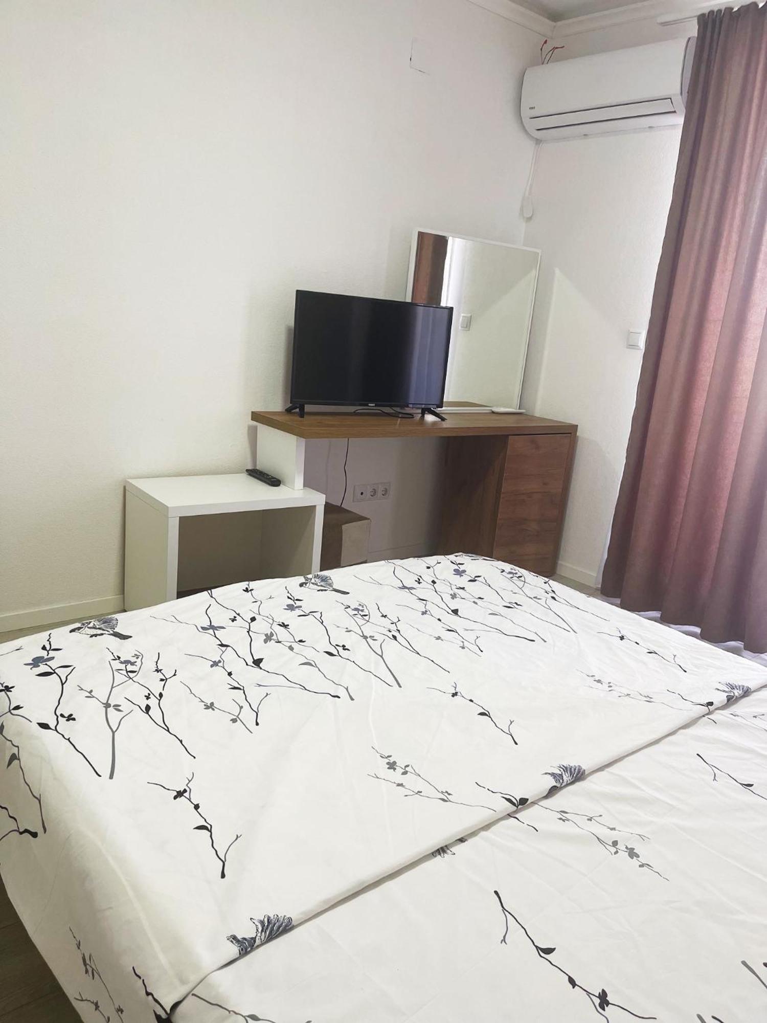 Infinity Plaza Hotel Gjakova Extérieur photo