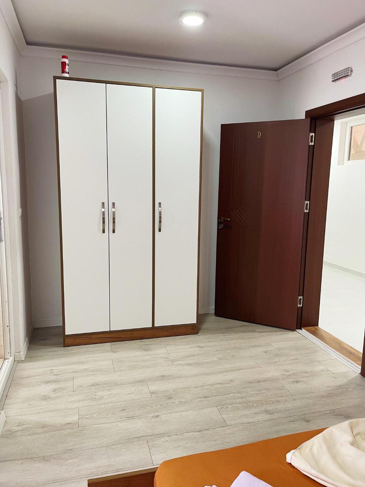 Infinity Plaza Hotel Gjakova Extérieur photo