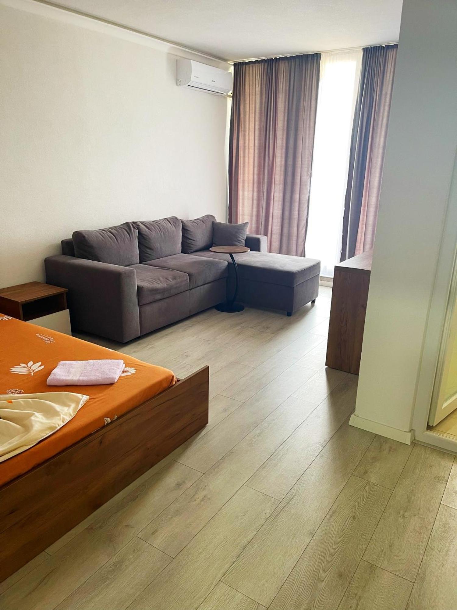 Infinity Plaza Hotel Gjakova Extérieur photo
