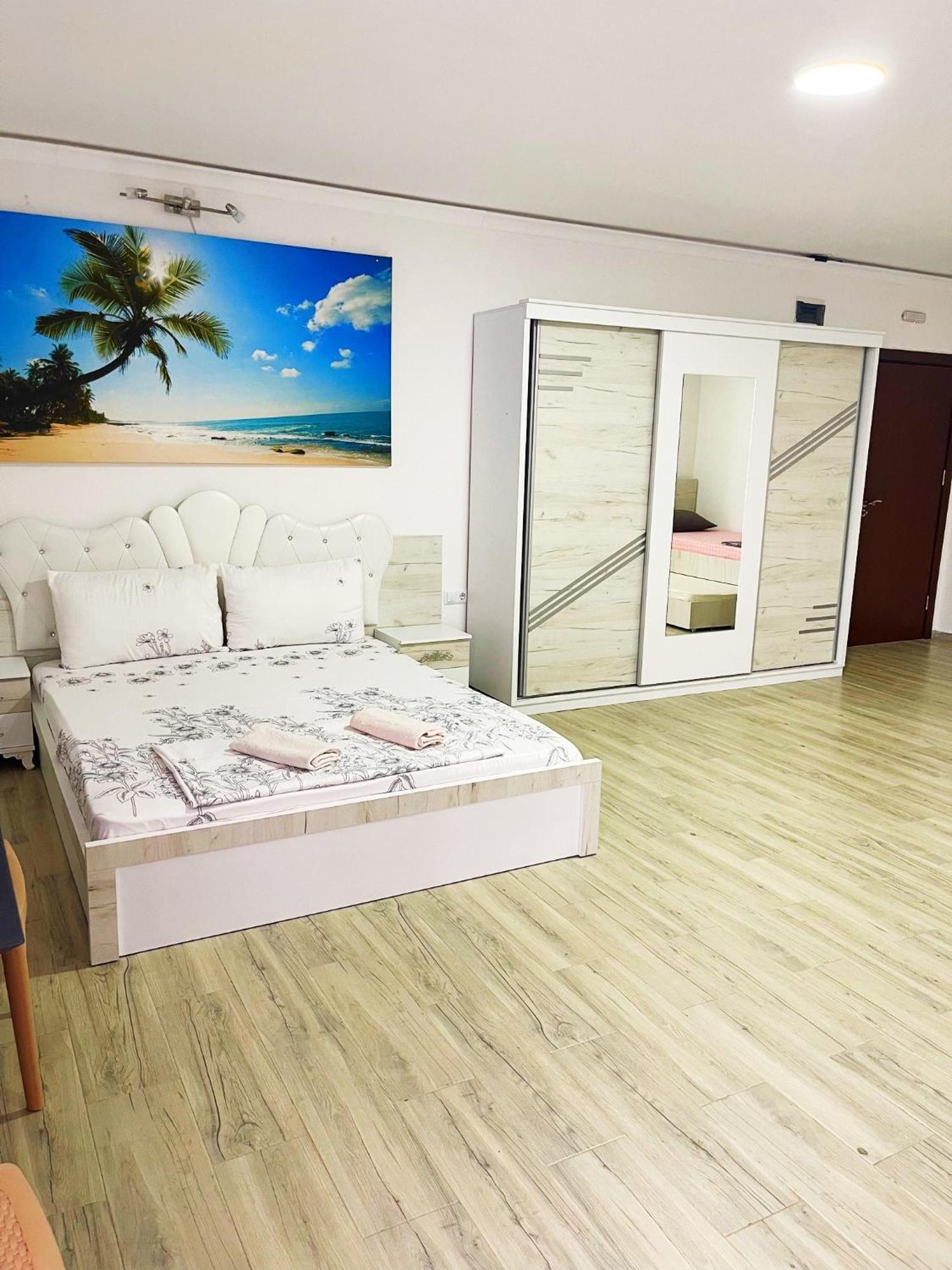 Infinity Plaza Hotel Gjakova Extérieur photo