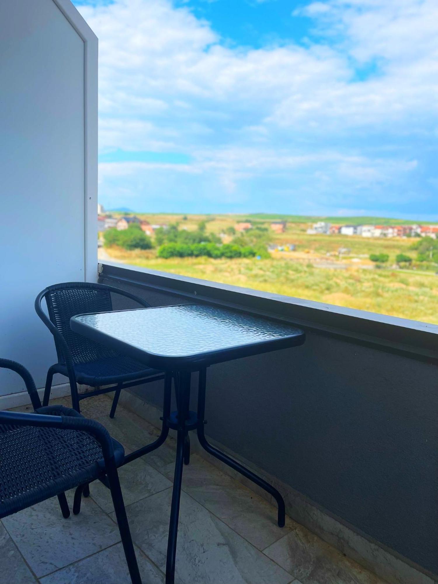 Infinity Plaza Hotel Gjakova Extérieur photo