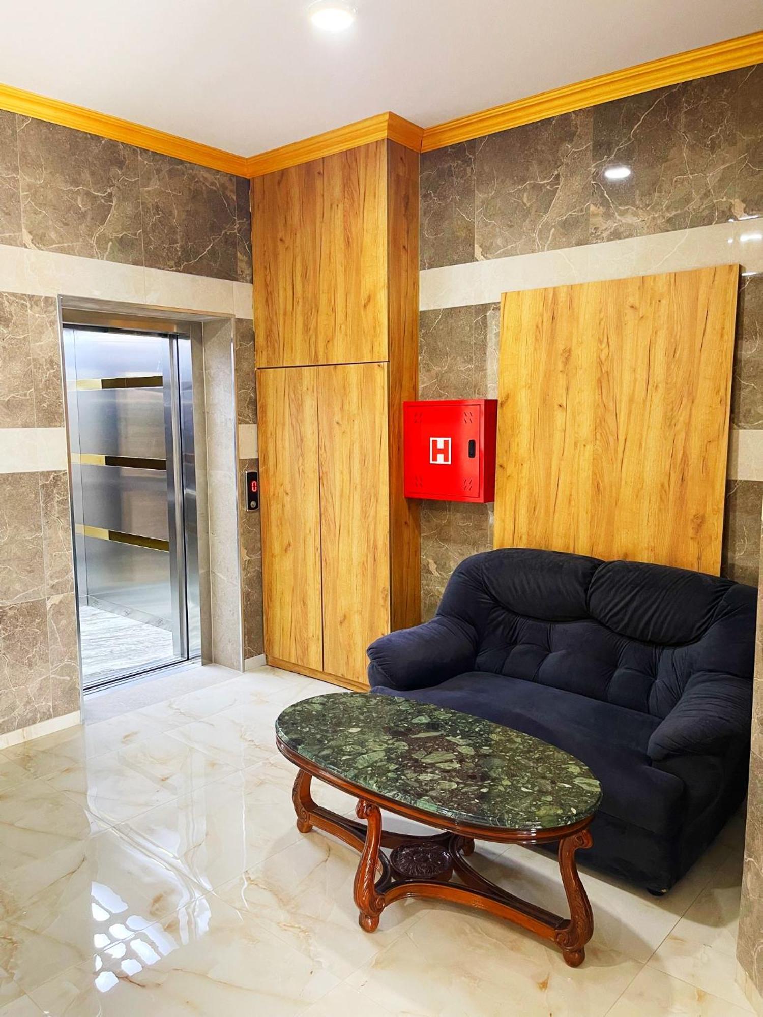 Infinity Plaza Hotel Gjakova Extérieur photo