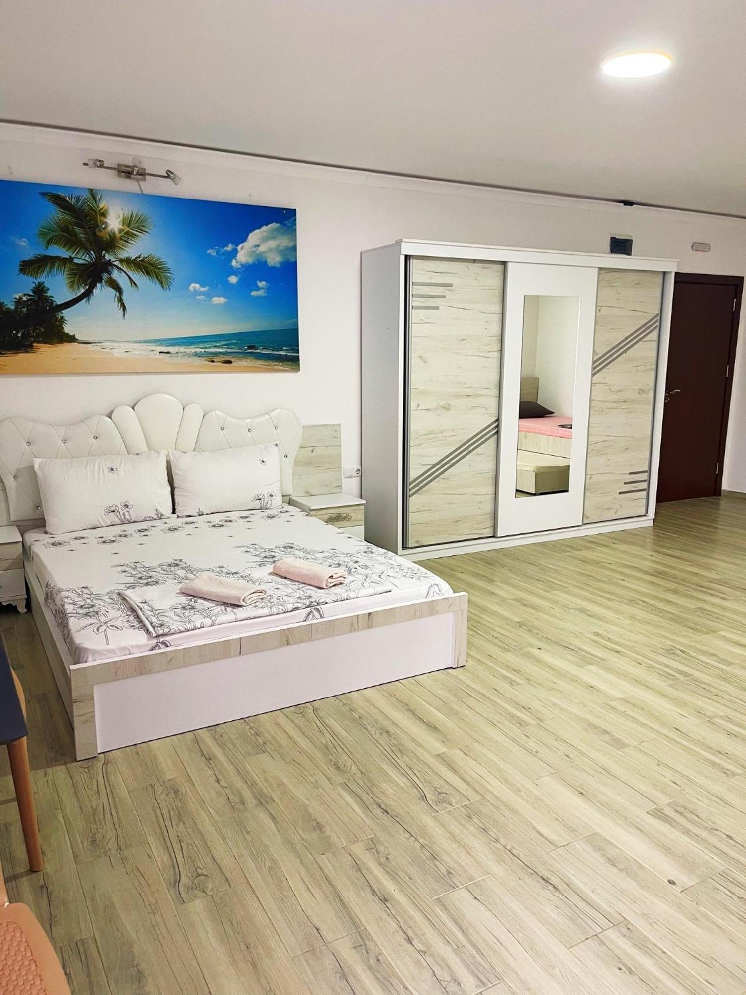 Infinity Plaza Hotel Gjakova Extérieur photo