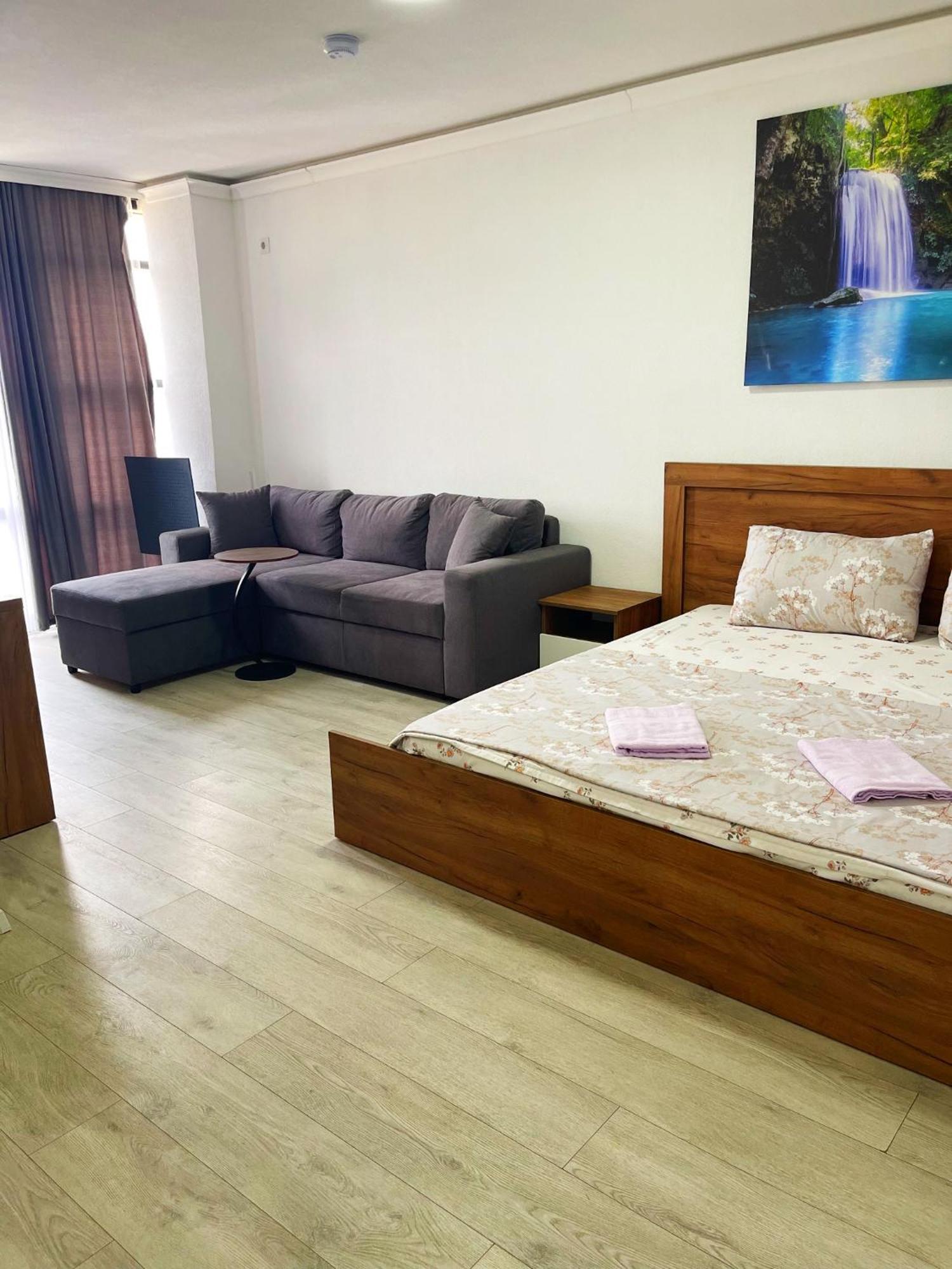 Infinity Plaza Hotel Gjakova Extérieur photo